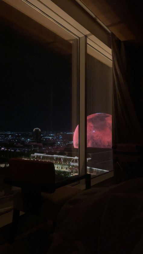 Las Vegas Hotel Aesthetic, Vegas Hotel Aesthetic, Las Vegas Nevada Aesthetic, Vegas Night Aesthetic, Las Vegas Aesthetic Wallpaper, Las Vegas Night Aesthetic, The Sphere Las Vegas, Las Vegas Sphere, Vegas Inspo Pics