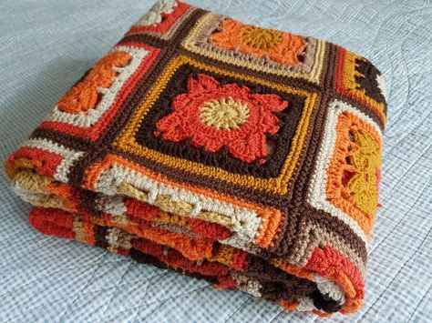 Monarch Butterfly Crochet Blanket, 70s Aesthetic Crochet, 70s Crochet Blanket Free Pattern, 70s Crochet Patterns, 70s Crochet Blanket, Flower Blanket Crochet, Crocheting Blanket, Vintage Crochet Blanket, Crochet Blanket Vintage