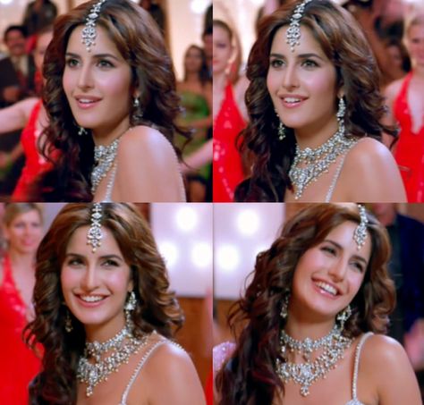 Katrina Kaif in Welcome Katrina Indian Outfits, Katrina Kaif Outfits 2000s, Katrina Kaif Outfits Bollywood Fashion, Katrina Kaif Lehenga, Katrina Kaif In 90s, Katrina Aesthetic, Katrina Kaif Outfits, Katrina Kaif Movies, Welcome Movie