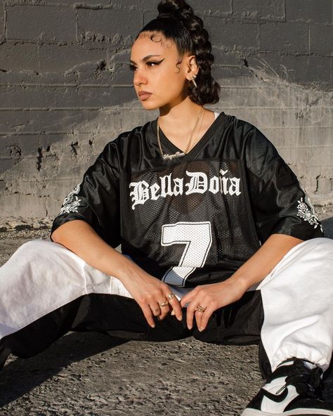 Bella Doña (@belladonala) posted on Instagram • Jan 18, 2021 at 12:58am UTC Sport Jersey Outfit Women, Sports Jersey Outfit, Worship Dress, Jersey Day, Jean Shirt Dress, Oversized Jersey, Drippy Outfit, Jersey Outfit, Number 7