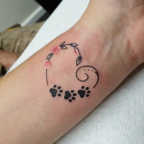 Cat Tribute Tattoo, Tattoos For Pets Who Passed Away, Cat Print Tattoo, Tattoo Perro, Cat Paw Print Tattoo, Dog Pawprint Tattoo, Cat Paw Tattoos, First Tattoo Ideas, Tatoo Dog