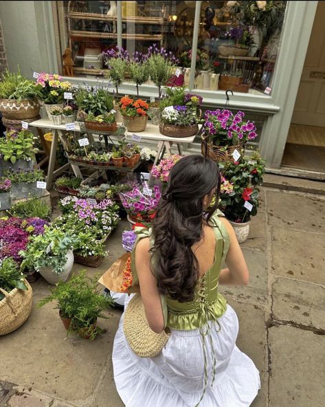 Flower Shops, Flowers Instagram, Spring Inspo, Bio Instagram, Nothing But Flowers, Spring Mood, Spring Photos, Flower Therapy, Insta Pictures
