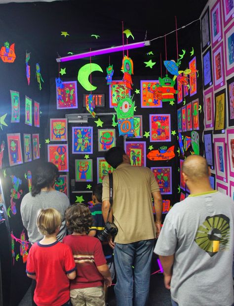 Black Light Art Show, Glow In The Dark Art For Kids, Neon Art Projects, Glow Art Show, Black Light Art Projects, Black Light Art Projects For Kids, Glow Gallery, Stem Night, Blacklight Art