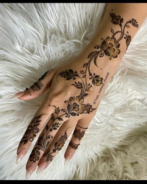 Mehendi Designs Bridal, Brides Mehndi, Henna Designs Back, Mehendi Designs For Hands, Men Henna, Mehendi Bridal, Palm Mehndi, Palm Henna, Mehndi Bridal
