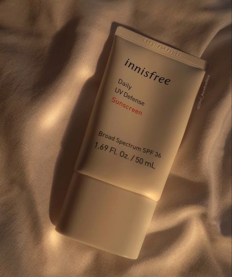 Innisfree Skincare Aesthetic, Innisfree Aesthetic, Innisfree Sunscreen, Sunscreen Aesthetic, White Skincare, Innisfree Skincare, Skincare Summer, Selfcare Products, Luxury Aesthetics