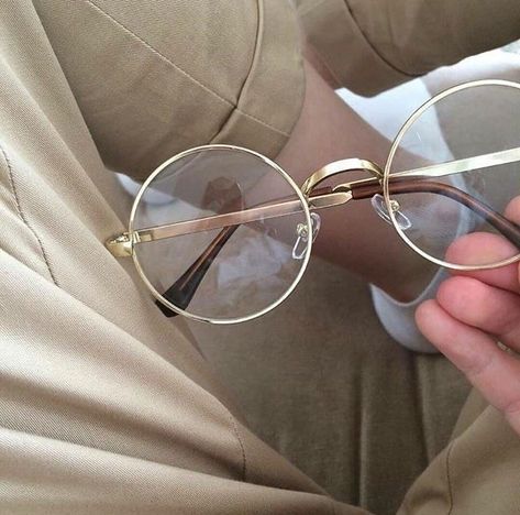 Gold Glasses Aesthetic, Capricorn Sun Pisces Moon, Break Core, Moon Aquarius, Gold Round Glasses, Peko Pekoyama, Glasses Aesthetic, Capricorn Sun, Circle Glasses