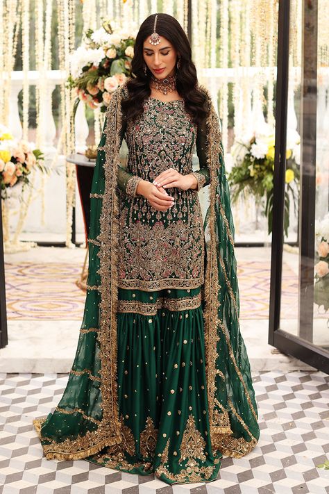 Aisha Imran. Jehan Mehndi Guest Outfit, Pakistani Wedding Guest Outfits, Green Gharara, Mehendi Dress, Pakistani Mehndi, Desi Fits, Mehndi Dress, Mehendi Outfits, Desi Wedding Dresses