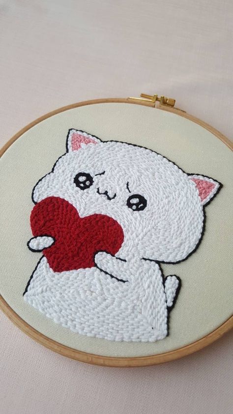 A purrfect gift for her or him <3 This hand made kawaii couple cats punch needle wall hanging is purrfect for you <3 Embroidery hoop (Nurge brand) size is 22cm (9 inch) and you can hang it onto your wall directly using the screw part on the top or place in on your table or shelf. This item is made to order so if you want any changes, just send me a dm and I will be happy to see what i can do for you. Please note each item is hand made and may have slight variations. Amigurumi Patterns, Tela, Be Happy Embroidery, Punch Needle Cat Patterns, Motif Sulam, Easy Embroidery Designs, Tufted Art, Back Stitch Embroidery, Punch Needle Wall Hanging