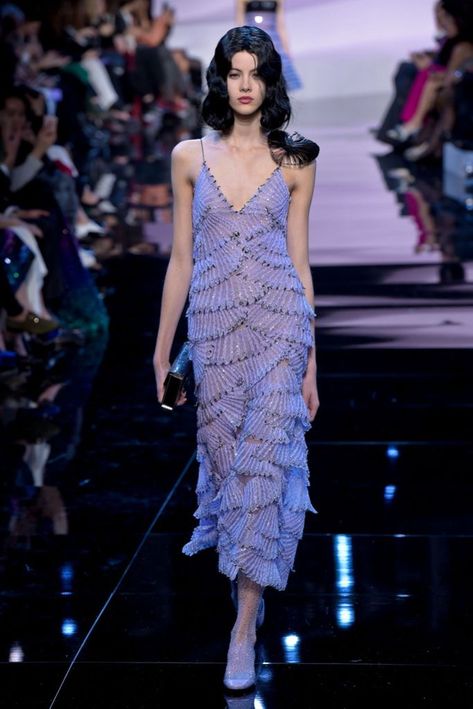 Skirt Evening Outfit, Giorgio Armani Aesthetic, Giorgio Armani Runway, High Fashion Clothes, Runway Fashion Dresses, Giorgio Armani Dress, High Fashion Trends, 2016 Couture, Spring Runway