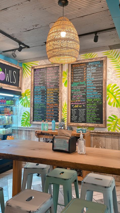 Smoothie Shops Interior, Smoothie Shop Interior Design, Acai Store Design, Beachy Smoothie Shop, Smoothie Cafe Interior, Smoothie Bar Interior Design, Acai Bowl Restaurant Design, Acai Shop Interior, Smoothie Store Design