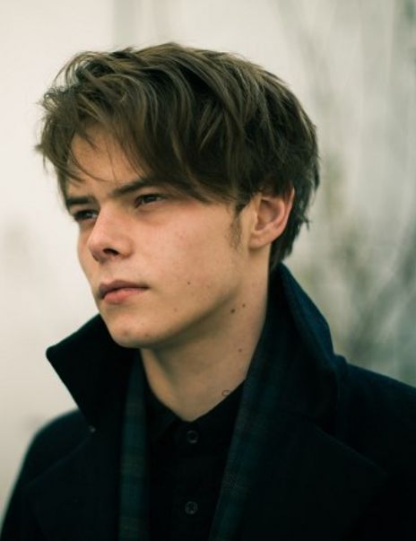 Charlie Heaton is the actor who played Jonathan on Stranger Things Stranger Things Jonathan, Britania Raya, Xavier Samuel, Jonathan Byers, Stranger Things 3, Photographie Portrait Inspiration, British Actors, Celebrity Crush, Stranger Things