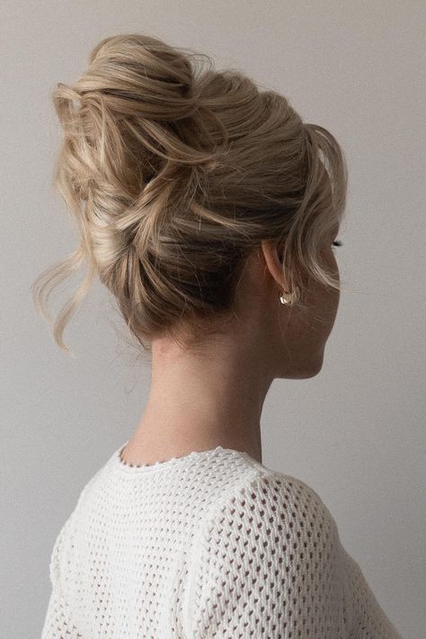 How to: High Bun Updo Hairstyle ❤️ - Alex Gaboury Updo Inspo Long Hair, Easy Updos For Thick Hair, Medium Updo, High Bun Updo, High Bun Hairstyle, Bachelorette Hair, High Bun Wedding, Alex Gaboury, Bridemaids Hairstyles