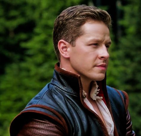 Once upon a time - Josh Dallas as Prince Charming Alice In Wonderland, Once Upon A Time, Dallas, Ouat Prince Charming, Josh Dallas Prince Charming, Charming Once Upon A Time, Captain Charming, Josh Dallas, Prince Charming