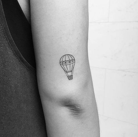 Tattoo Inspiration, Tattoo Nick, Hot Air Balloon Tattoo, Air Balloon Tattoo, Air Tattoo, Balloon Tattoo, Nyc Tattoo, Tattoo Schrift, Inspiration Tattoos