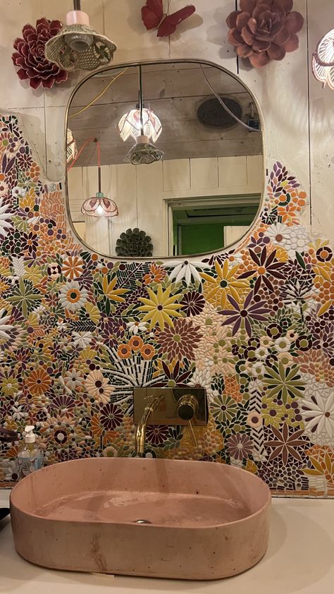 Quirky Tiles Bathroom, Floral Bathroom Design, Bathroom Mosaic Art, Bathroom Flower Tiles, Fun Tiles Bathroom, Flower Theme Bathroom, Funky Boho Bathroom, Funky Tile Backsplash, Funky House Design