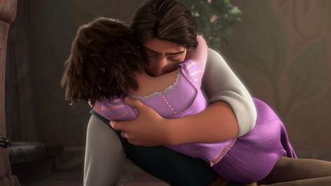 take me home to your arms -Us The Duo (Take Me Home)  #tangled #rapunzel #EugeneFitzherbert Flynn Rider, Disney Çiftleri, Flynn Rider And Rapunzel, Hug Cartoon, Comfort Hug, Tiana And Naveen, Tangled 2010, Rapunzel And Flynn, Rapunzel And Eugene