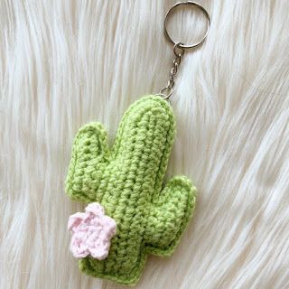 Musings of an Average Mom: Free Cactus Themed Crochet Patterns Keychain Patterns, Cactus Keychain, Crochet Curtain Pattern, Cactus Terrarium, Crochet Cactus, Crochet Patron, Crochet Keychain Pattern, Crochet Curtains, Patterns Ideas