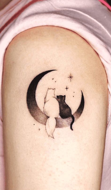 Cat Circle Tattoo, Cat And Moon Tattoo Design, Circle Tattoo Placement, Matching Cat Tattoos, Simple Cat Tattoo, Cat Silhouette Tattoos, Cat And Dog Tattoo, Tattoo Sonne, Delicate Tattoos