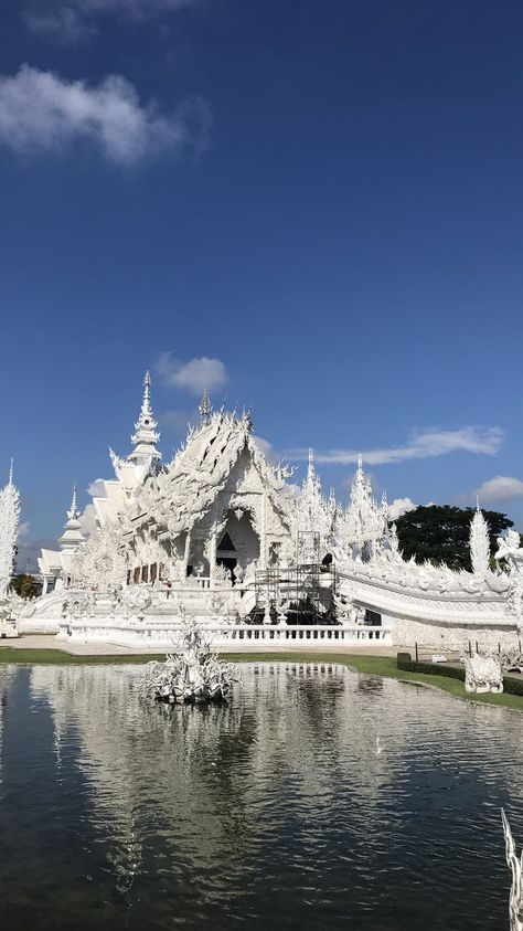 The iconic White Temple in Chiang Rai #chiangrai #thailand #whitetemple #aesthetics #travel Chiang Rai, Chiang Rai White Temple, White Temple Chiang Rai, White Temple Thailand, Black Museum, Black Houses, White Temple, Interesting Buildings, Buddhist Temple