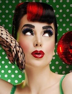 . Maquillage Pin Up, Moda Pin Up, Mode Pin Up, Mode Rockabilly, Moda Pinup, Pinup Poses, Pin Up Poses, Christmas Shoot, Pin Up Photos