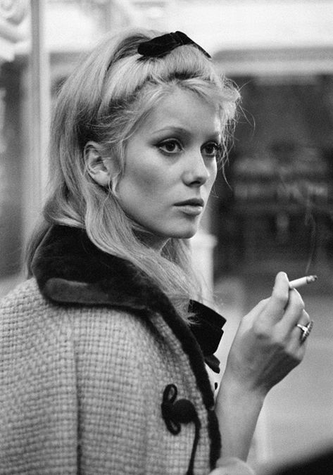 David Bailey, French Style Icons, Old Celebrities, Jeanne Moreau, Edward Norton, Sofia Loren, Serge Gainsbourg, Themes Free, Catherine Deneuve