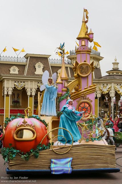 DLP April 2012 - Disney Magic on Parade! | Disneyland Paris,… | Flickr Disney Floats, Disney Parade, Character Pictures, Disneyland (paris), Kids Memories, Disney Fairy, Disney Photography, Parade Float, Walt Disney Animation Studios