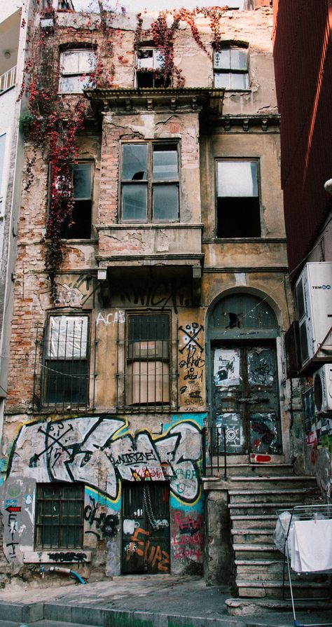 https://flic.kr/p/AQ6GVN | old building Abandoned Buildings Exterior, Abandoned Buildings Art, New And Old Architecture, Old Houses Photography, Abandoned Building Art, Abandoned Building Painting, Building Art Reference, Photography Of Buildings, Old Buildings Art