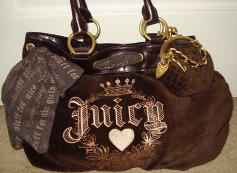 juicyyyy Cute Bags Aesthetic, 2000s Juicy Couture, Aoki Devon, Juicy Couture Bag, Juicy Couture Brown, Royal Crest, Trashy Y2k, Sacs Design, Dr Shoes