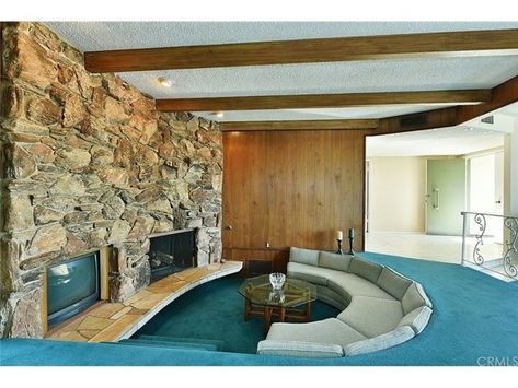 433 Fern Dell Pl, Glendora, CA 70s Interior Design Retro, Sunken Couch, Sunken Lounge, Conversation Pits, 1960s Interior, 70s Architecture, 1970s Furniture, Retro Homes, 70s Interior Design