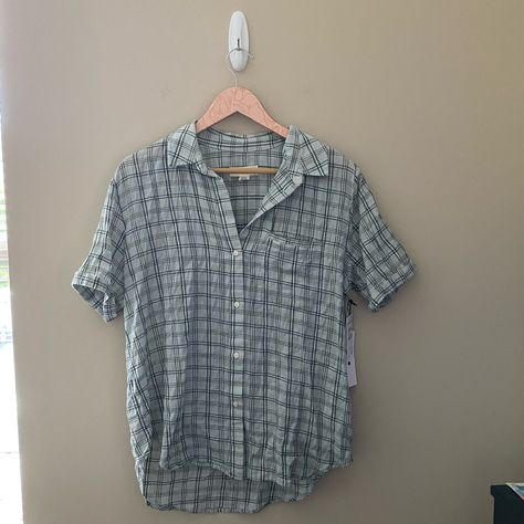 Nwt Women’s Treasure & Bond Stella Green Plaid Short Sleeve Button Down Top, Brand New Condition, Size Xs. Bundle And Save! Measurements Pit To Pit - 20” Shoulder To Front Hem - 24” Shoulder To Back Hem - 27” Gingham Button Up, Short Sleeve Plaid Shirt Outfit, Button Ups Aesthetic, Short Sleeve Button Down, Oversized Button Down Shirt Outfit, Plaid Shirt Outfit, Womens Button Up Shirt, Button Up Shirt Short Sleeve, Short Sleeve Plaid Shirt