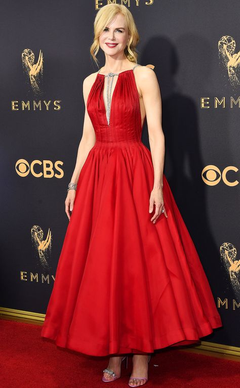 Nicole Kidman Wears a Gorgeous Red Dress on the Emmys Red Carpet Red Carpet Dresses, Red Carpet Fashion, Haute Couture, Harry Winston, Couture, Arabian Dress, Little Red Dress, Festa Party, Nicole Kidman