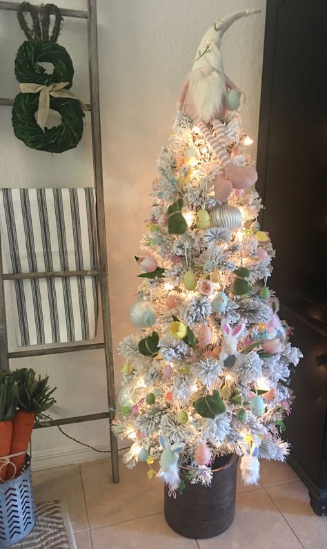 Easter Christmas Tree, Easter Tree Ideas, Easter Tree Diy, Pencil Tree, Potted Christmas Trees, Pencil Trees, Diy Front Porch, Easter Tree Decorations, Spring Decorating