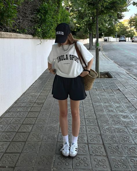 Vietnam Outfit Ideas, Sporty Girl Outfits, Sporty Outfits Summer, Summer Outfits Sporty, Tennis Core, Sporty Summer Outfits, Clothe Styles, Sporty Summer, Trendy Outfits Inspiration