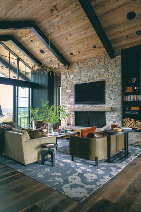 A Blend of Modern Lines and a Mountain Vernacular Inspire a New Park City Build - Mountain Living Colorful Mountain Home, Mountain Modern Home Interiors, Modern Lodge Decor, Mountain Homes Interiors, Modern Mountain Home Interior, Mountain Lodge Home, Modern Mountain Lodge, Mountain House Interior, Mountain Living Room