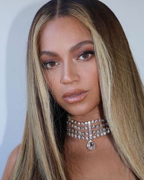 Beyonce Knowles Carter❤️ on Instagram: “😍🖤” Beyonce Hair, Queen Bee Beyonce, Beyonce Style, Beyonce Knowles Carter, Beyoncé Giselle Knowles-carter, Beyoncé Giselle Knowles, Beyonce And Jay Z, Beyonce Queen, Beyonce And Jay