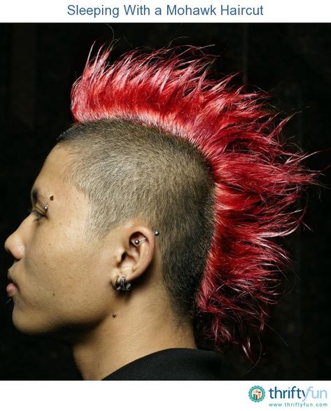 This is a guide about sleeping with a mohawk. Keeping your mohawk styled for a time means you will need to sleep with it. This can be done fairly easily. Long Mohawk, Mohawk For Men, Punk Mohawk, Mohawk Hairstyle, Short Mohawk, Mohawk Hairstyles For Women, Blonde Balayage Bob, Cultura Punk, Mohawk Haircut