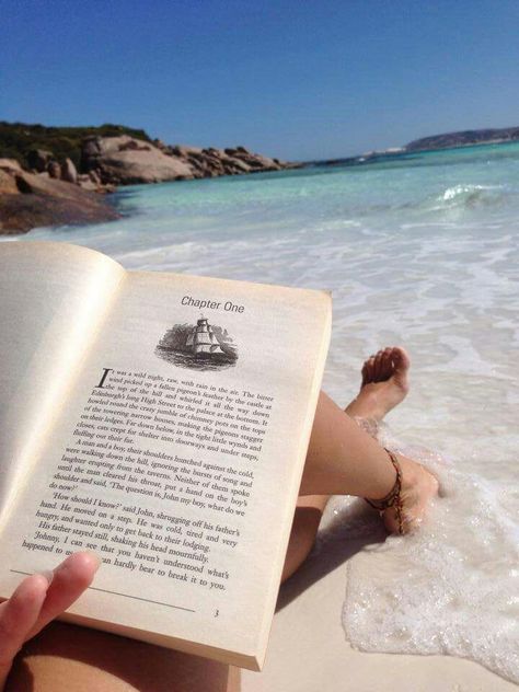 Beach reading Reading By The Beach, Reading On Beach, Books On The Beach, Read On The Beach, Books Lifestyle, Reading At The Beach, Reading On The Beach, Reading Motivation, Bookstagram Inspiration