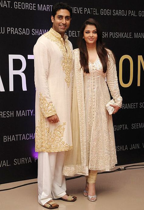 Aishwarya Rai In designer Anarkali Suit Amigurumi Patterns, Anushka Sharma, Sabyasachi Dresses, ऐश्वर्या राय, Designer Anarkali Suits, Salwar Kamiz, Designer Anarkali, Indian Couture, Aishwarya Rai