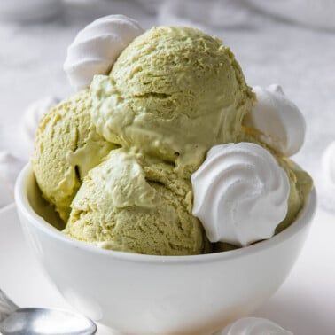 Matcha Ice Cream Recipe, Ice Cream Matcha, Low Calorie Ice Cream, Sugar Free Ice Cream, Avocado Ice Cream, Matcha Ice Cream, Coconut Shavings, Ice Cream Mixture, Peanut Butter Ice Cream