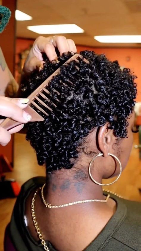 S Curls, Short Natural Curls, Coiling Natural Hair, Short Hair Twist Styles, Cabello Afro Natural, Short Natural Curly Hair, Tapered Natural Hair, Natural Hair Cuts, Natural Hair Stylists