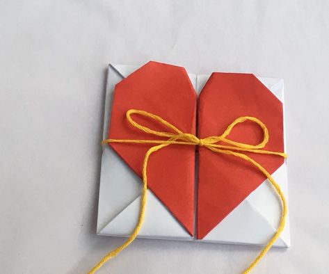 Origami Envelope Heart, Diy Origami Box, Hart Origami, Origami Kutu, Origami Ribbon, Origami Love Heart, Origami Cards, Heart Envelope, Origami Star Box