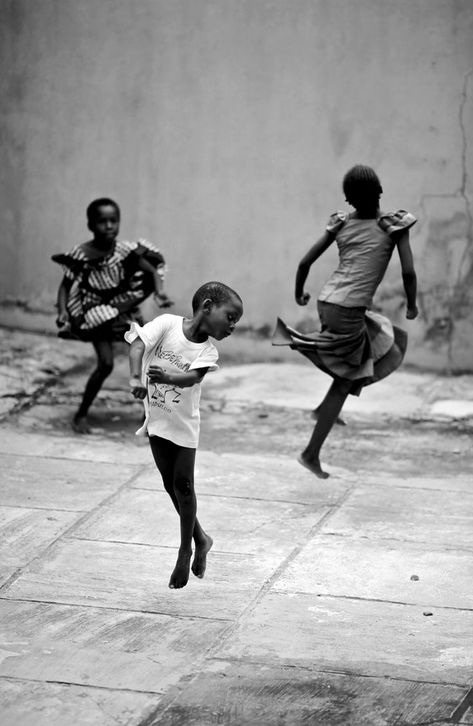 Africa | Children dancing in the streets of Lagos. Nigeria | ©Jacob Holdt / 얼굴 드로잉, Jitterbug, Dance Like No One Is Watching, Shall We Dance, Foto Vintage, Foto Art, Lets Dance, Dance Art, Jolie Photo