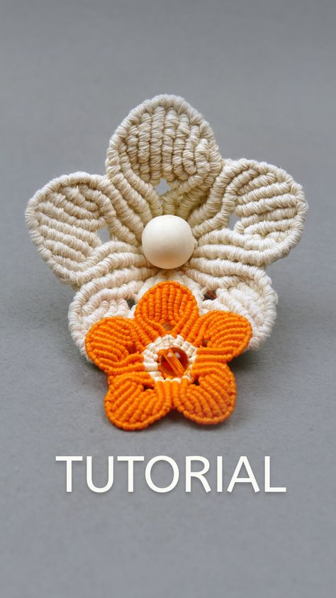 DIY MACRAME FLOWERS How To Make Macrame Flowers, Diy Macrame Flowers Tutorial, Macrame Flowers Diy, Macrame Flowers Tutorial, Macrame Flower Tutorial, Flower Macrame, Macrame Flowers, Macrame School, Vintage Macrame Patterns