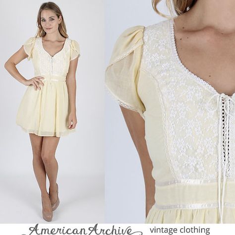 Vintage 70s Gunne Sax Dress Boho Wedding Prairie Hippie Yellow Lace Corset Mini Hippy Dress Festival Dress Peasant Dress Mini Dress Boho Short Gunne Sax Dress, Freshmen Year, Hippy Dress, Dress Boho Wedding, Sax Dress, Gunne Sax Dress, Gunne Sax, Lace Corset, Yellow Lace