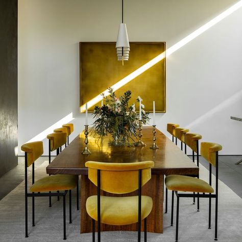Maine Interiors, Martha Mulholland, Standard Architecture, Dining Chair Ideas, Chic Dining Chairs, Yellow Dining Room, Sliding Pocket Doors, Comfortable Dining Chairs, Elegant Chair