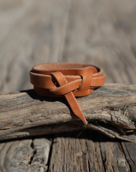 Leather Knot Bracelet, Leathercraft Projects, Leather Scraps, Adjustable Knot, Leather Artisan, Knot Bracelet, Leather Projects, Leather Shops, Nature Bracelets