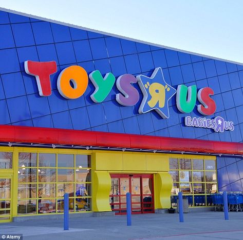 Toys R Us Aesthetic, Mall Bloxburg, Brain Illusions, 2000 Toys, 2000s Childhood, 1990s Toys, Jones Core, 1990s Nostalgia, Childhood Aesthetic