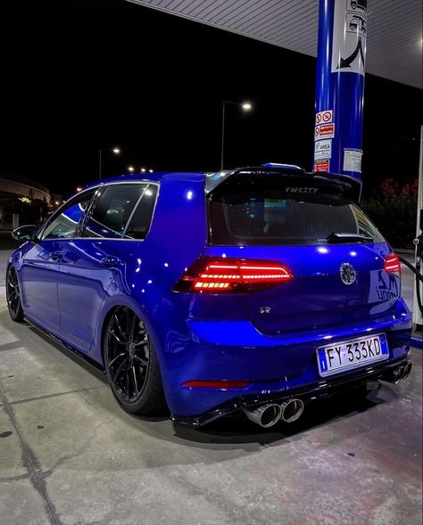 Volkswagen Golf Gti Mk7, Golf 7 Gti, Golf 7 R, Photo Bleu, Gti Mk7, Clever Captions For Instagram, Golf Car, Golf 7, Volkswagen Golf Gti