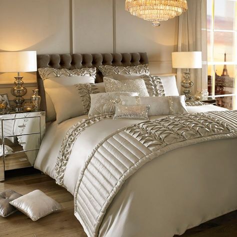 Stunning bedroom decor Crochet Bedsheet, Elegant Bedroom Decor, Glam Bedroom, Double Duvet, Elegant Bedroom, Kylie Minogue, House Of Fraser, Beautiful Bedding, King Duvet