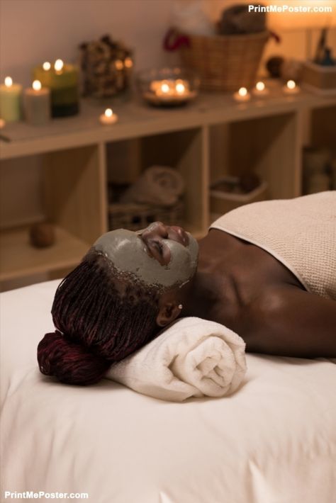 Spa Pictures Facials, Black Women At The Spa, Spa Massage Black Woman, Spa Aesthetic Black Women, Spa Day Black Women, Spa Day Aesthetic Black Women, Spa Black Women, Esthetician Black Women, Black Women Spa